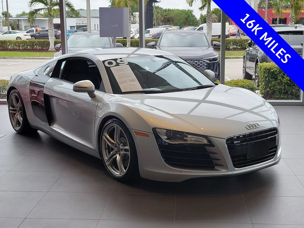 Ice Silver Metallic 2009 Audi R8 quattro Coupe AWD Coupe All-Wheel Drive 6-Speed Automatic