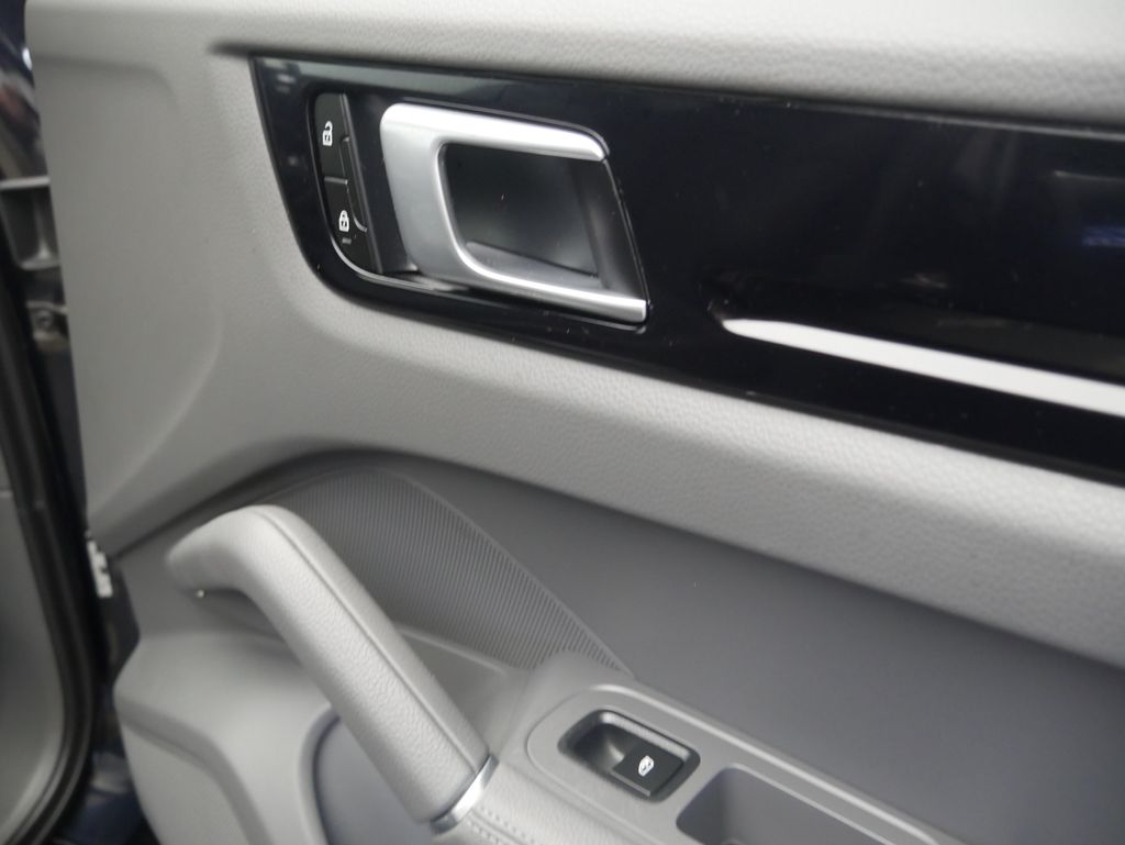 Thumbnail: 2023 Porsche Cayenne - 23