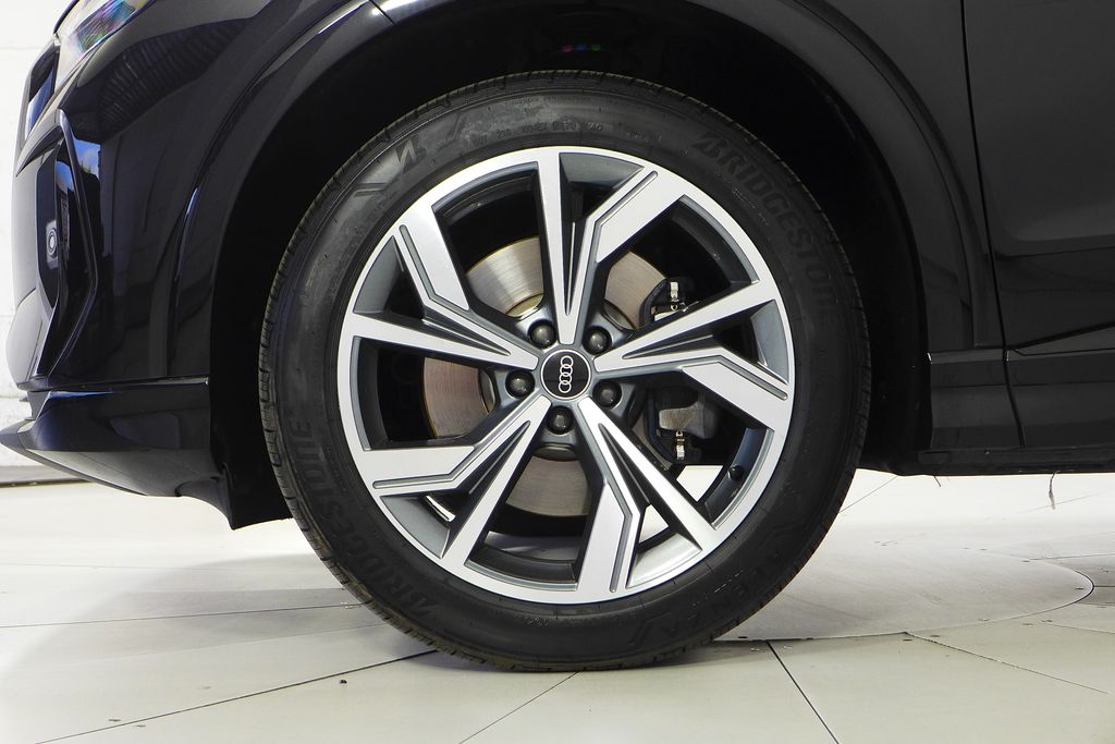 Thumbnail: 2023 Audi Q4 e-tron - 5