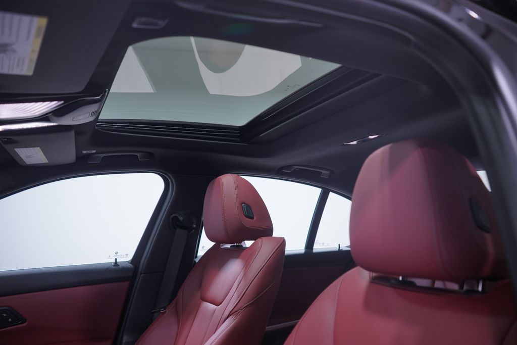 Thumbnail: 2026 BMW 3 Series - 8