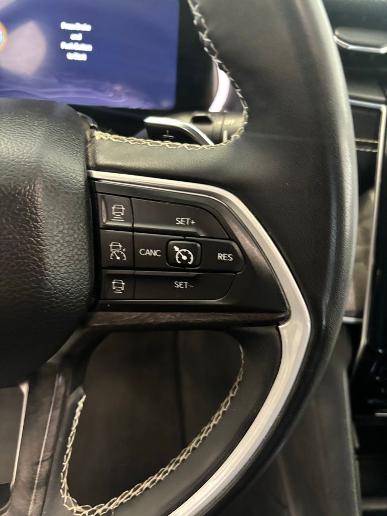 Used 2023 Jeep Grand Cherokee SUV