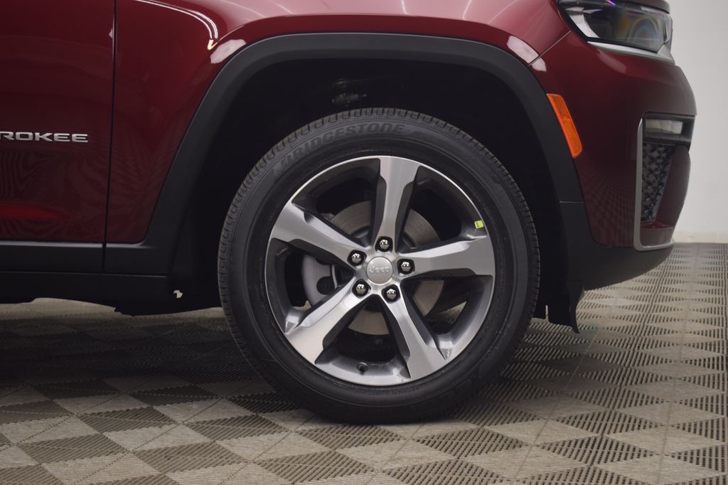 new 2026 Jeep Grand Cherokee car, priced at $37,890