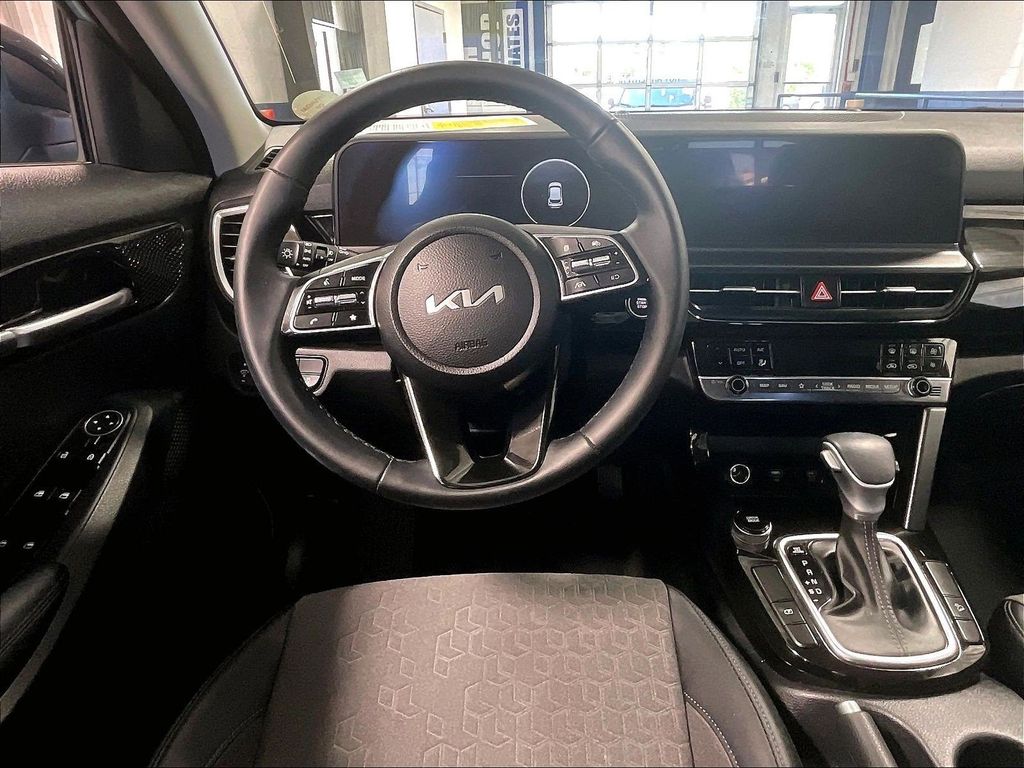 2024 Kia Seltos — photo 17