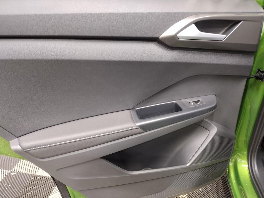 2025 Volkswagen Taos 1.5T SE Black