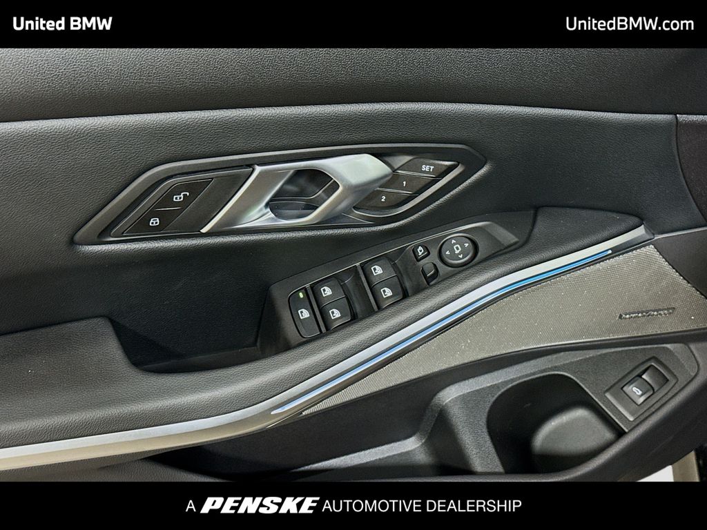 Thumbnail: 2026 BMW 3 Series - 3