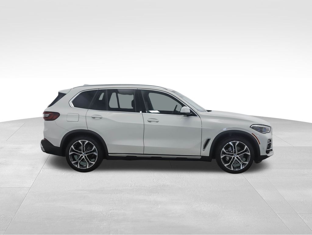 Thumbnail: 2021 BMW X5 - 6