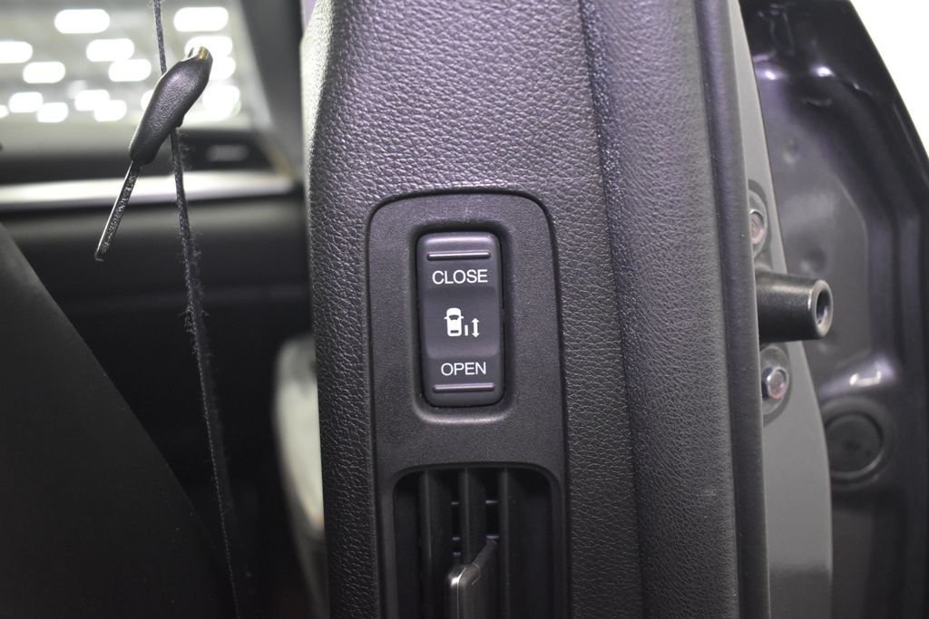 2021 Honda Odyssey EX-L 28