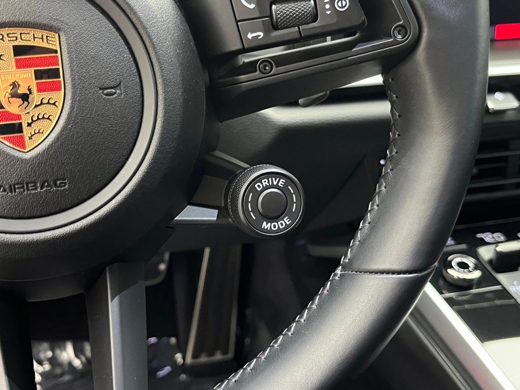 Thumbnail: 2020 Porsche 911 - 15