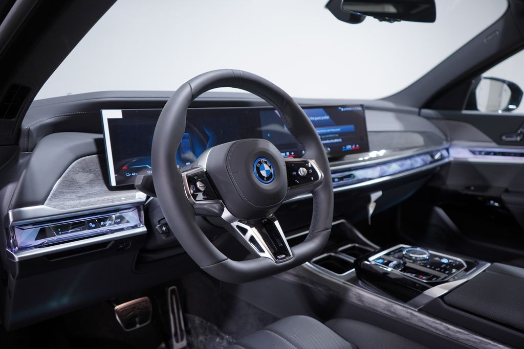 2025 BMW i7 eDrive50 6