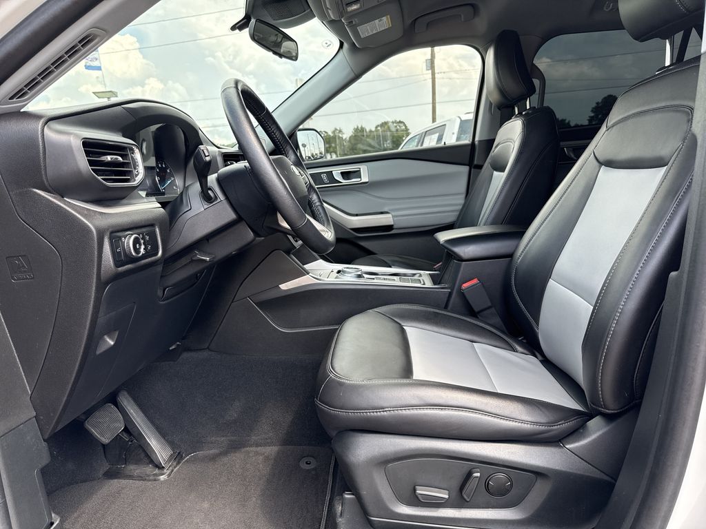 2023 Ford Explorer XLT - 11