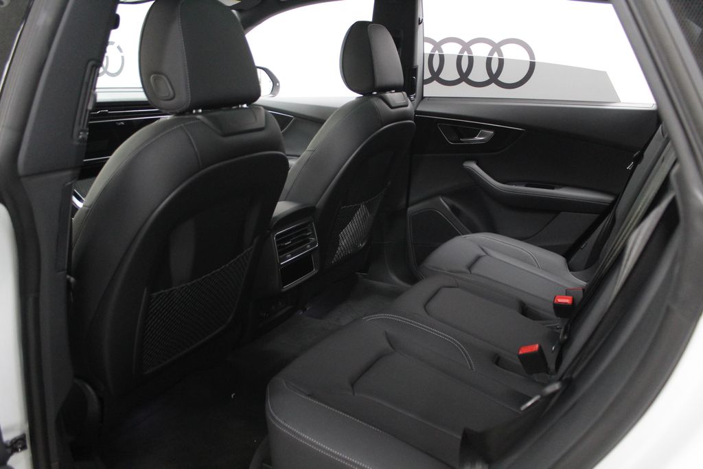 Thumbnail: 2026 Audi Q8 - 12