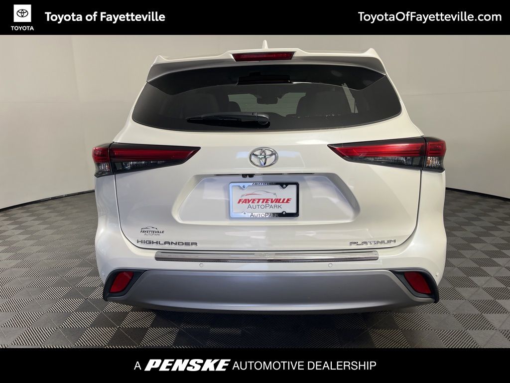 Thumbnail: 2021 Toyota Highlander - 14