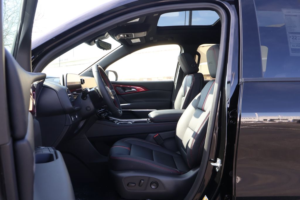 Thumbnail: 2026 Chevrolet Traverse - 14