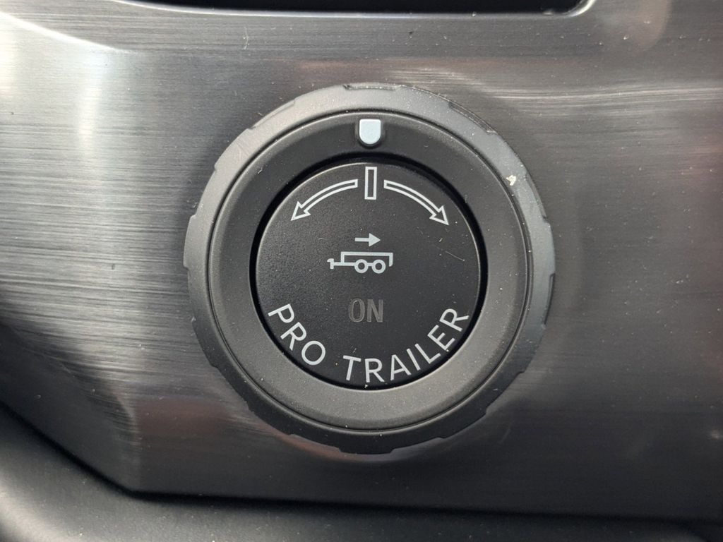 2025 Ford F-150 Lightning Platinum