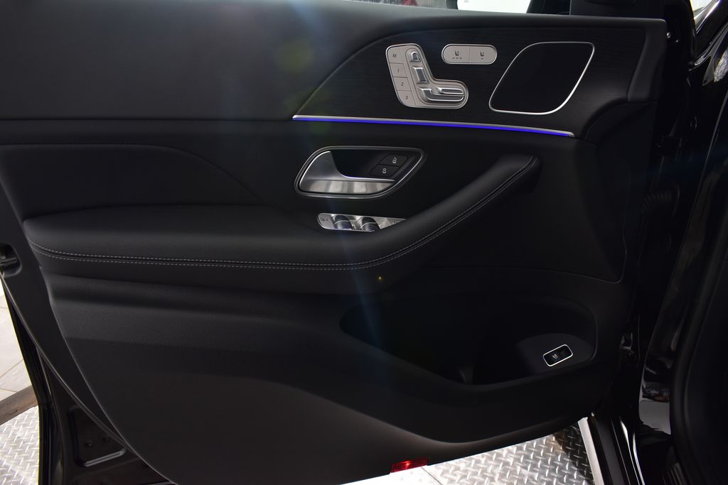 Thumbnail: 2025 Mercedes-Benz GLE - 11