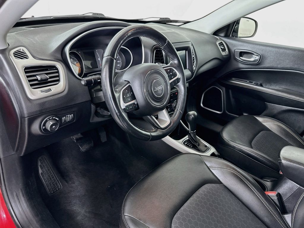 Thumbnail: 2019 Jeep Compass - 9