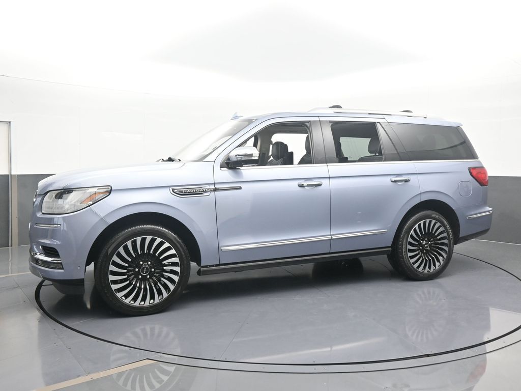 2019 Lincoln Navigator Black Label's photo