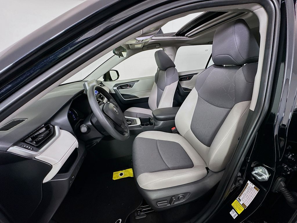 Thumbnail: 2025 Toyota RAV4 - 21