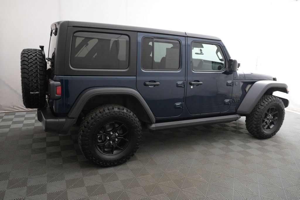 View vehicle photo 4