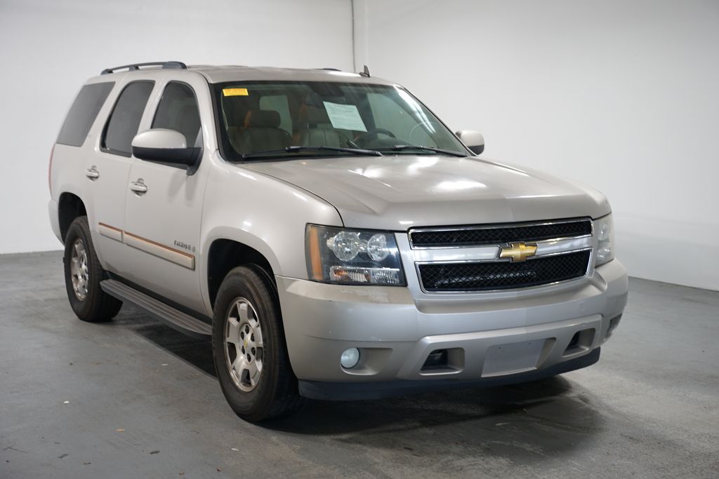 Thumbnail: 2007 Chevrolet Tahoe - 3