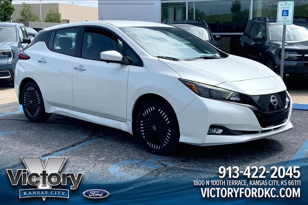 Pearl White Tricoat 2023 Nissan LEAF SV Plus FWD Hatchback Front-Wheel Drive Automatic