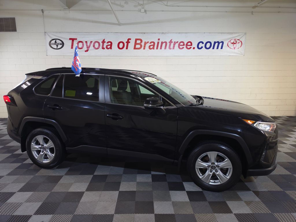 2020 Toyota RAV4 XLE