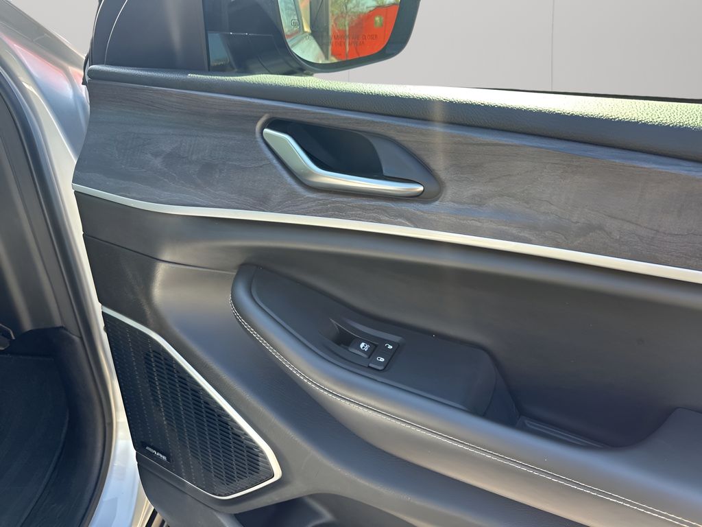 Used 2021 Silver Jeep Limited image 14