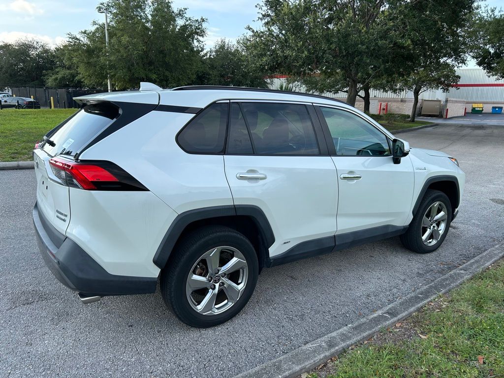 Thumbnail: 2021 Toyota RAV4 - 5