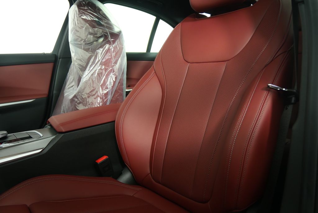2025 BMW 3 Series 330i 10