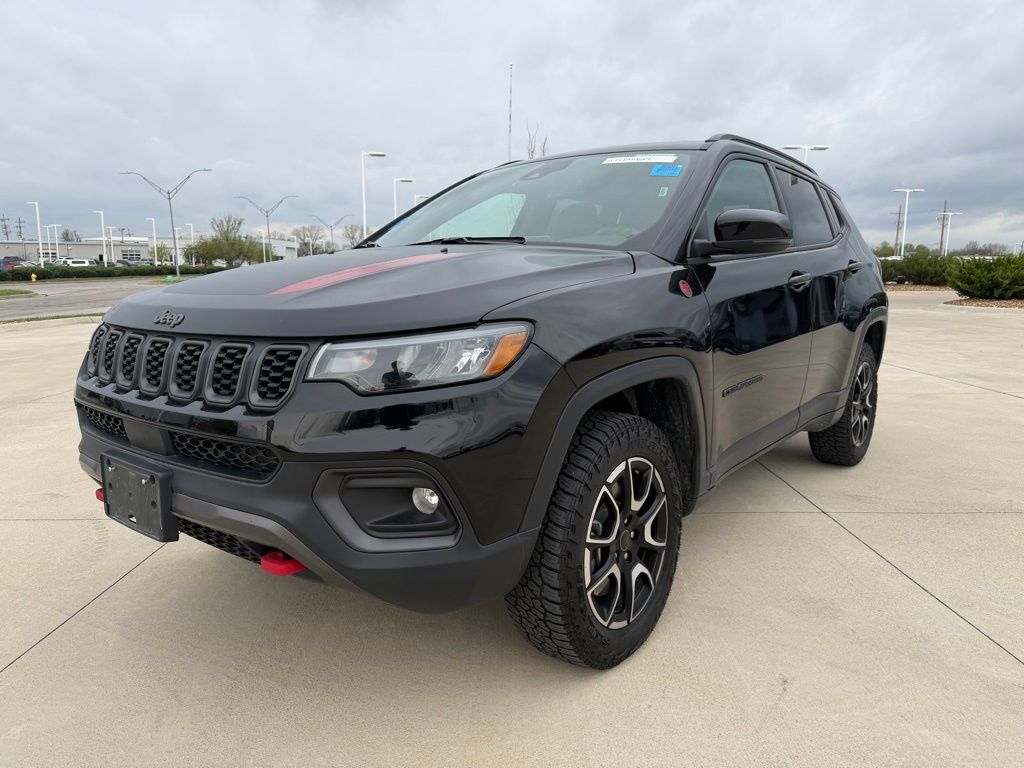 Diamond Black Crystal Pearlcoat 2025 Jeep Compass Trailhawk 4WD SUV / Crossover Four-Wheel Drive 8-Speed Automatic