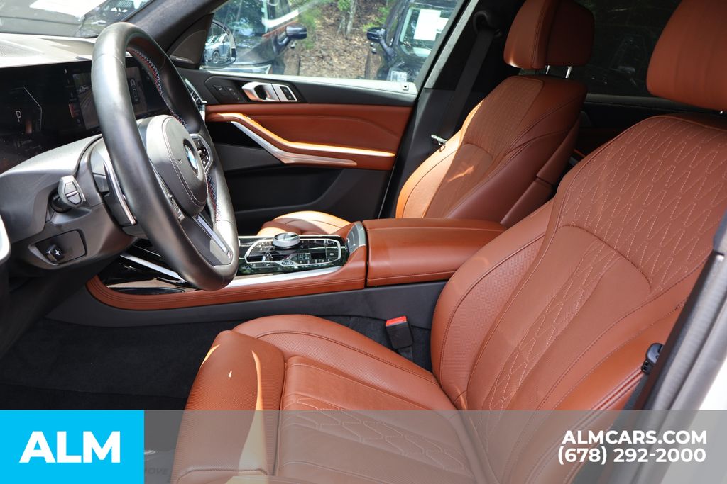 Used 2023 White BMW M60i image 17