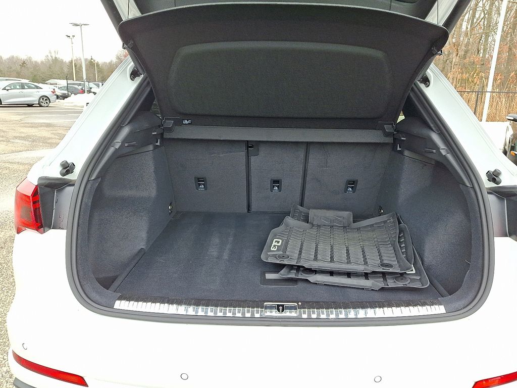 Thumbnail: 2025 Audi Q3 - 31