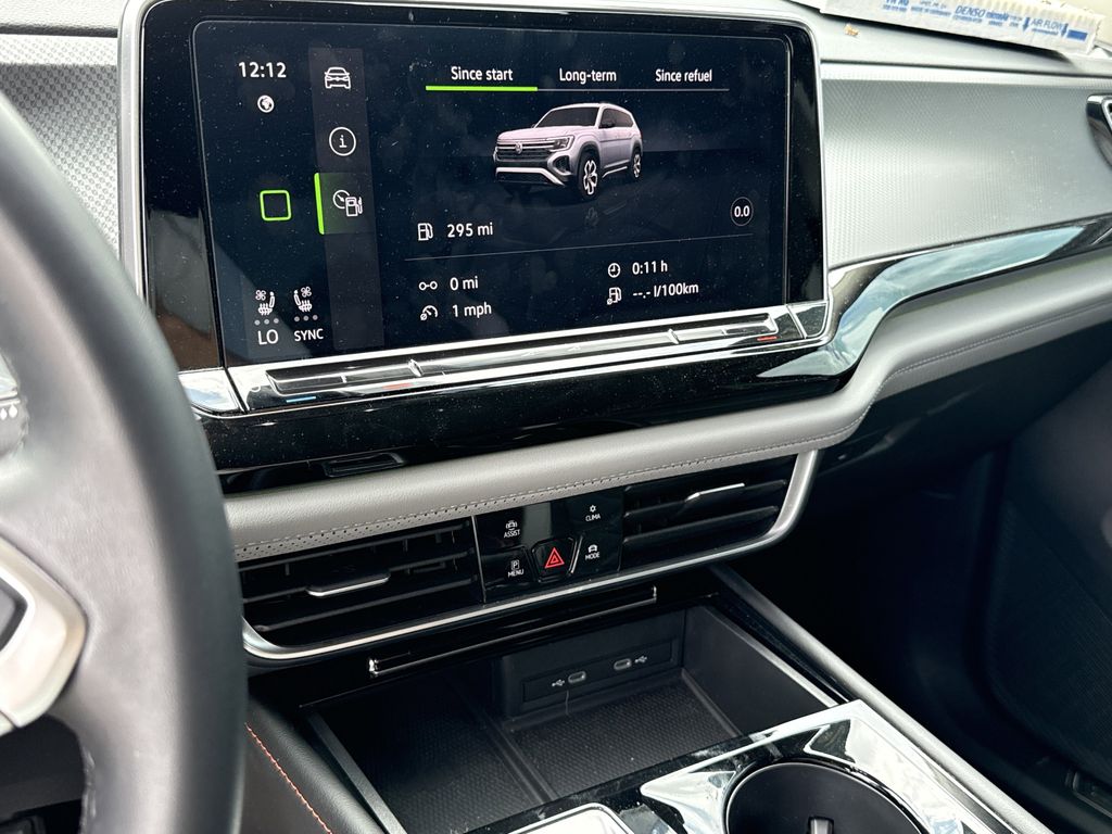 2024 Volkswagen Atlas 2.0T Peak Edition SE w/Technology Green at DeMontrond Ford