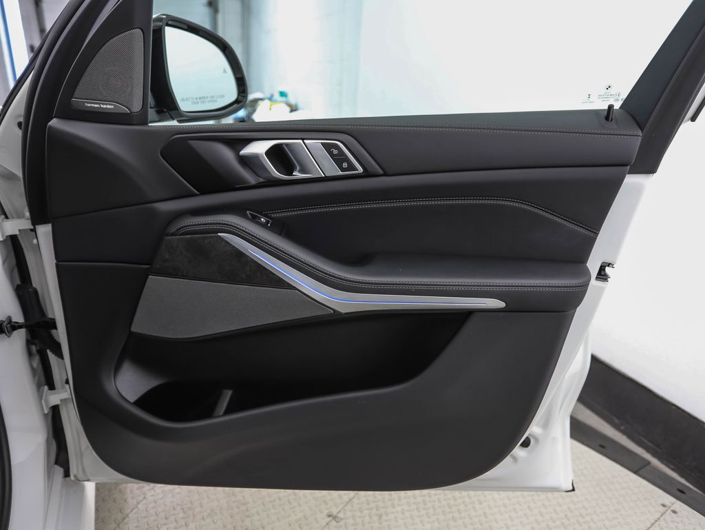 Thumbnail: 2024 BMW X5 - 29