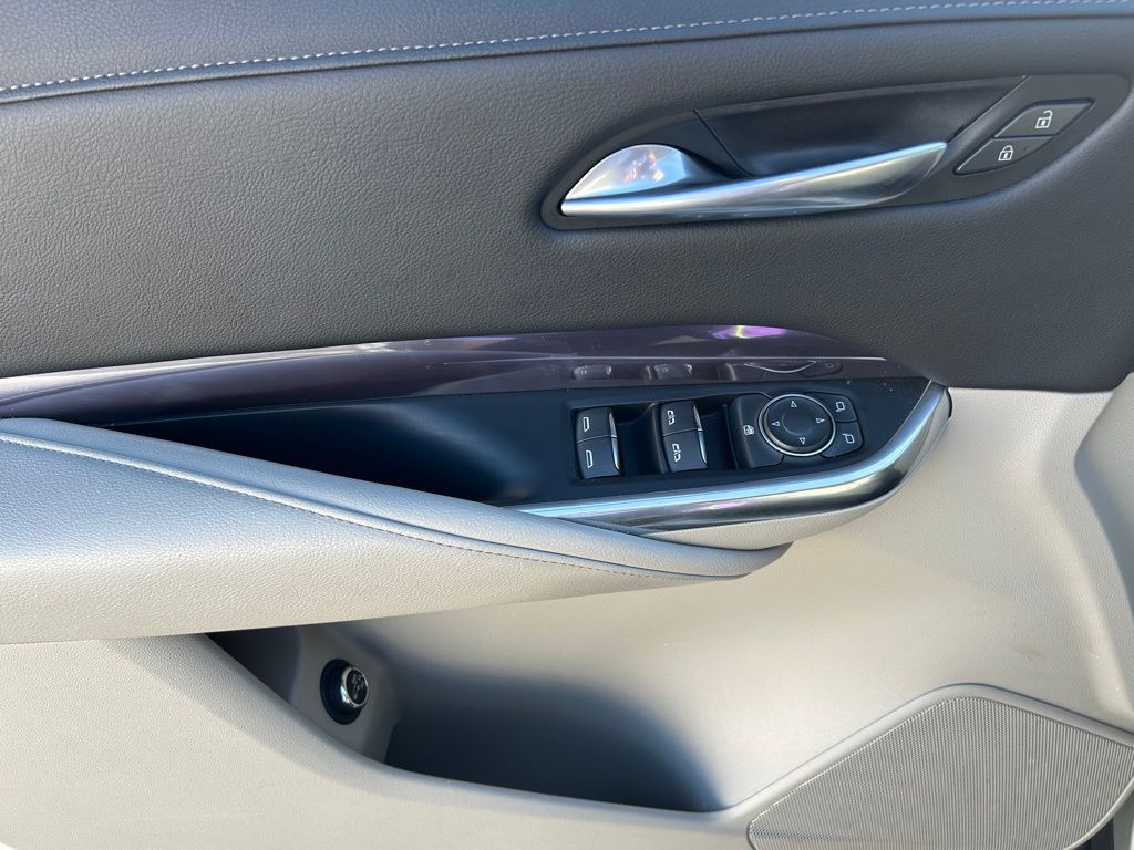 Thumbnail: 2021 Cadillac XT4 - 26
