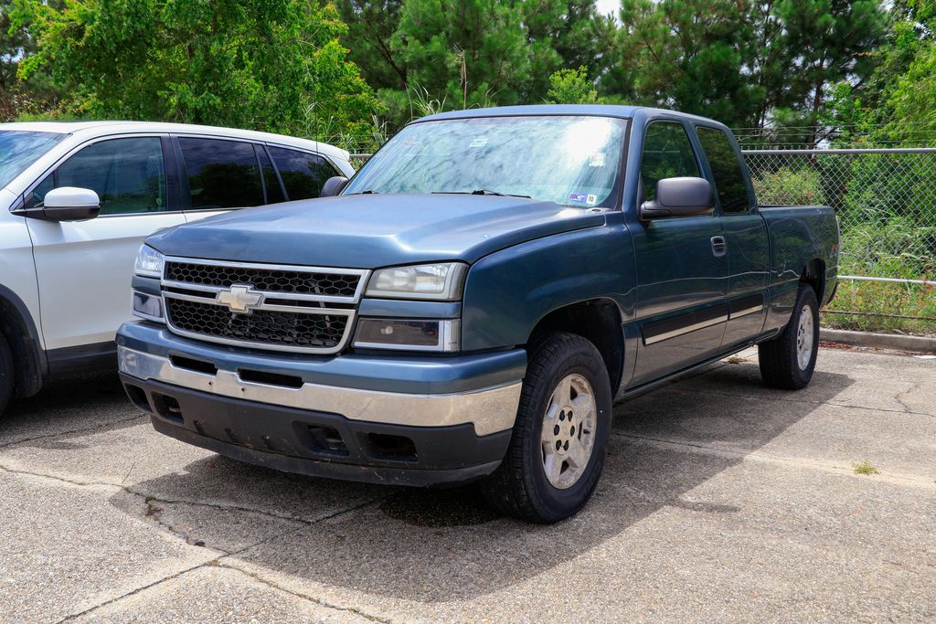 Blue Granite Metallic 2007 Chevrolet Silverado Classic 1500 Pickup Truck Four-Wheel Drive 4-Speed Automatic Overdrive