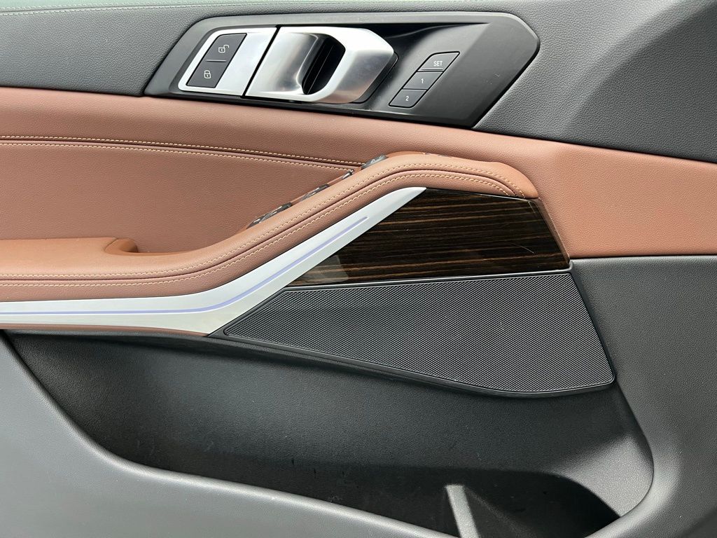 Thumbnail: 2023 BMW X5 - 21