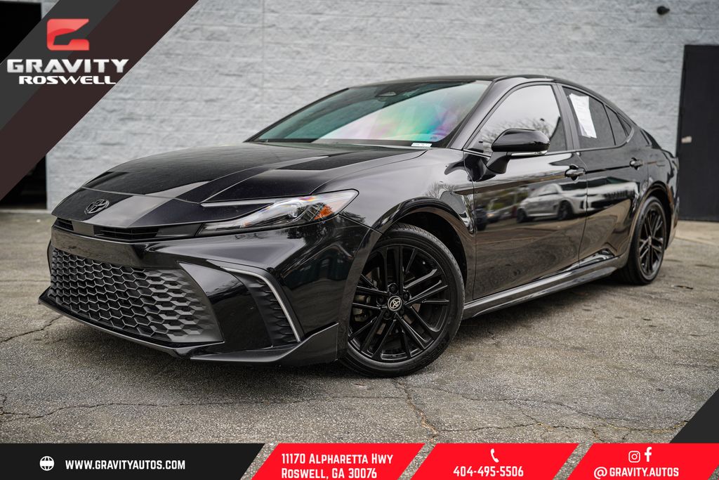 2025 Toyota Camry SE FWD