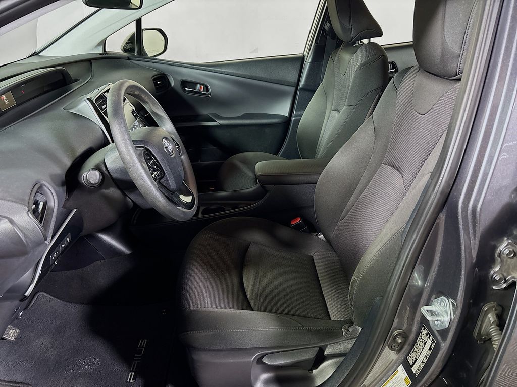 2021 Toyota Prius L