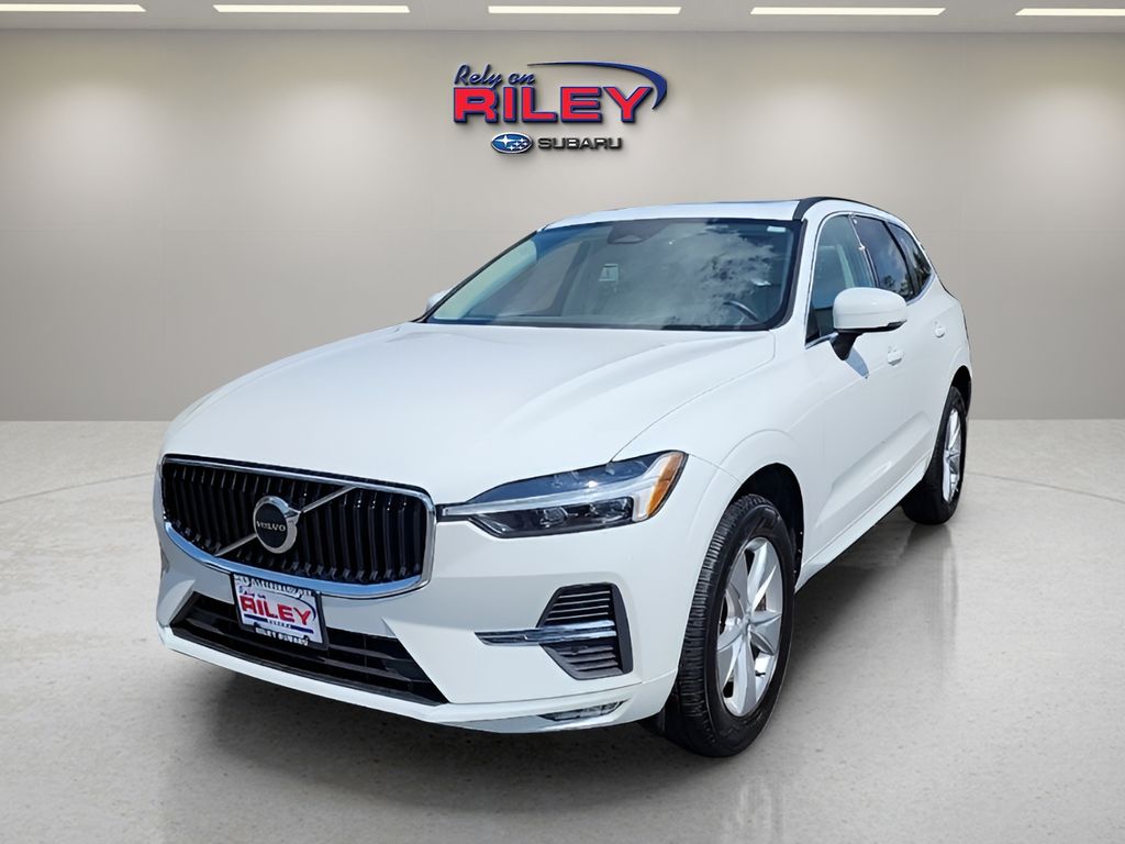 2022 Volvo XC60 B5 Momentum AWD