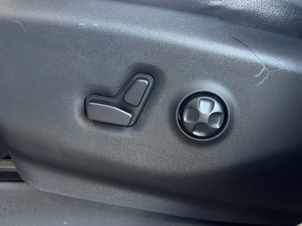 2017 Chrysler Pacifica LX - 6