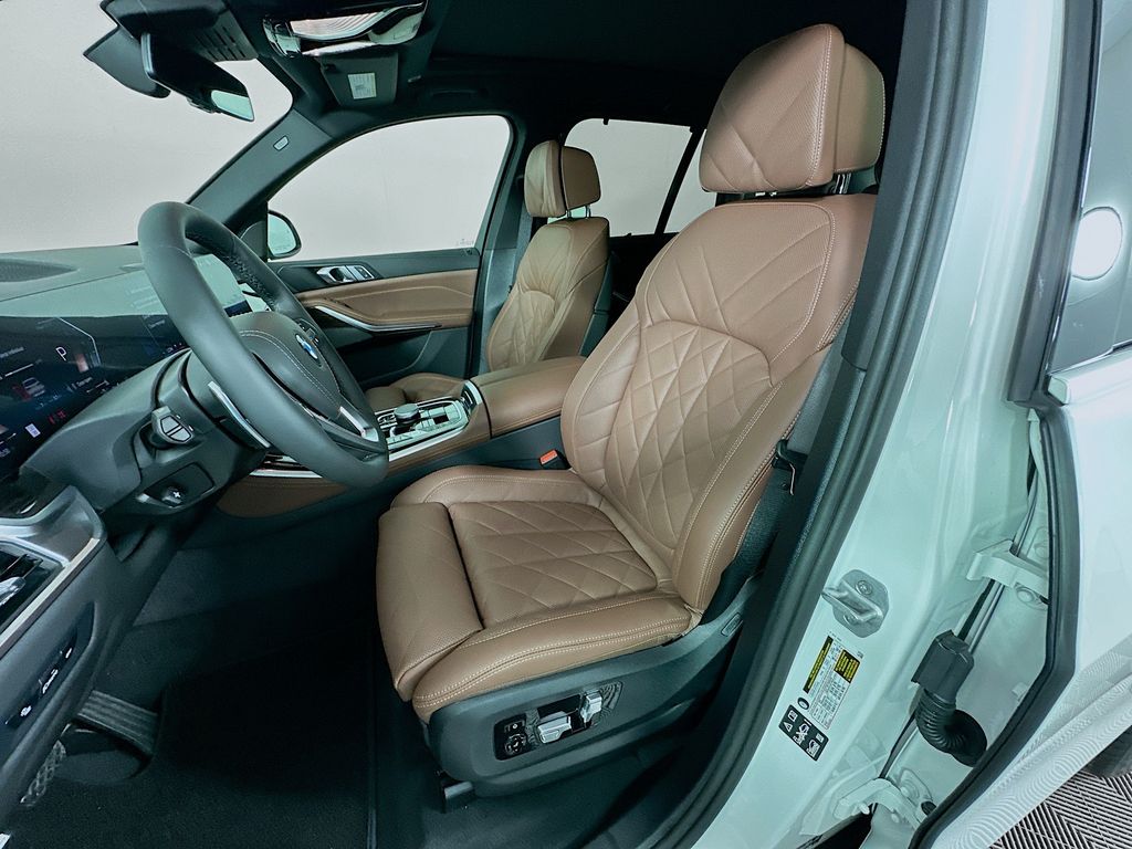 Thumbnail: 2026 BMW X5 - 16