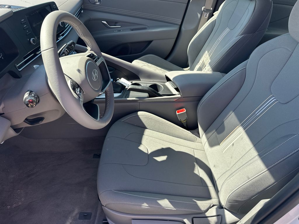 New 2026 White HYUNDAI SEL Sport image 10