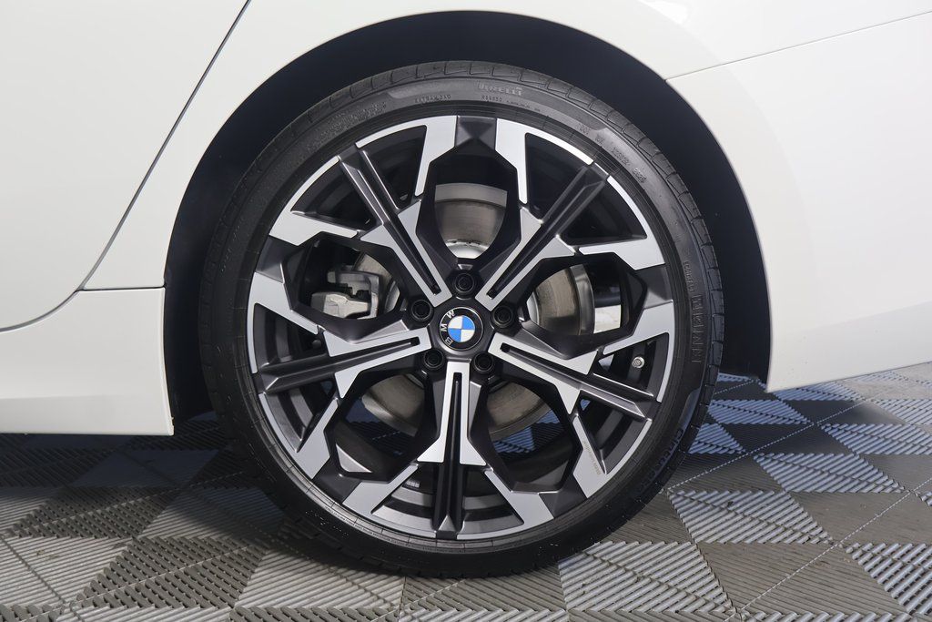 Thumbnail: 2025 BMW 3 Series - 9