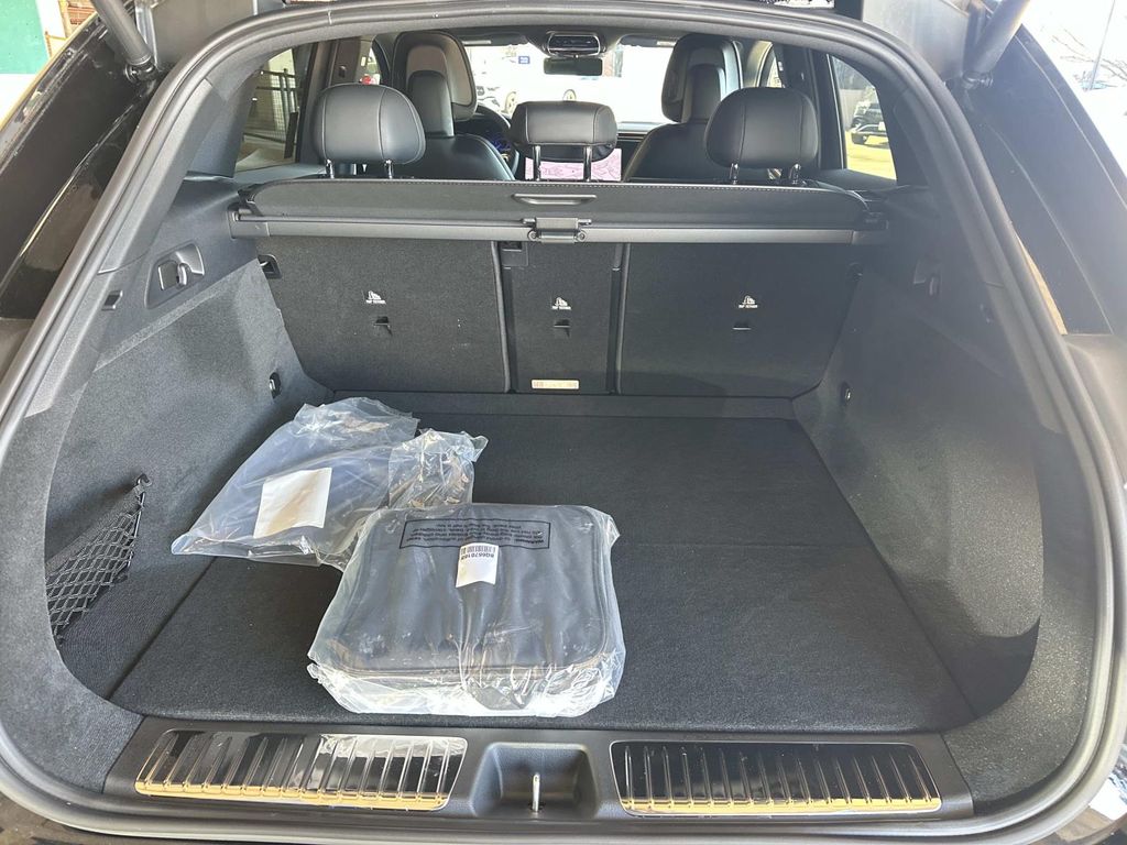 Thumbnail: 2025 Mercedes-Benz EQE - 13