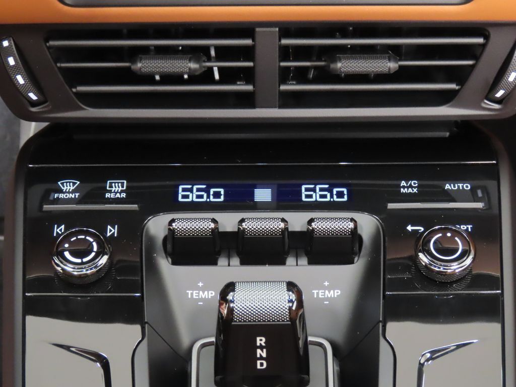 Thumbnail: 2026 Porsche 911 - 26