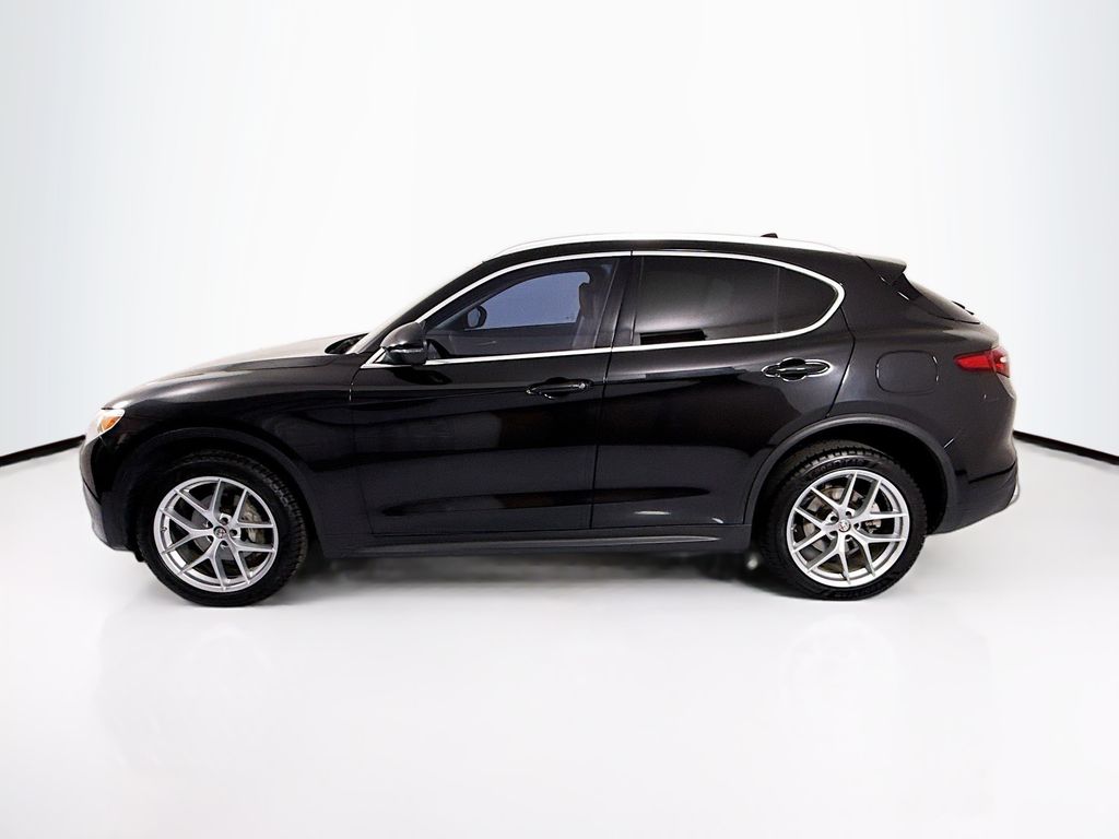 Thumbnail: 2018 Alfa Romeo Stelvio - 8
