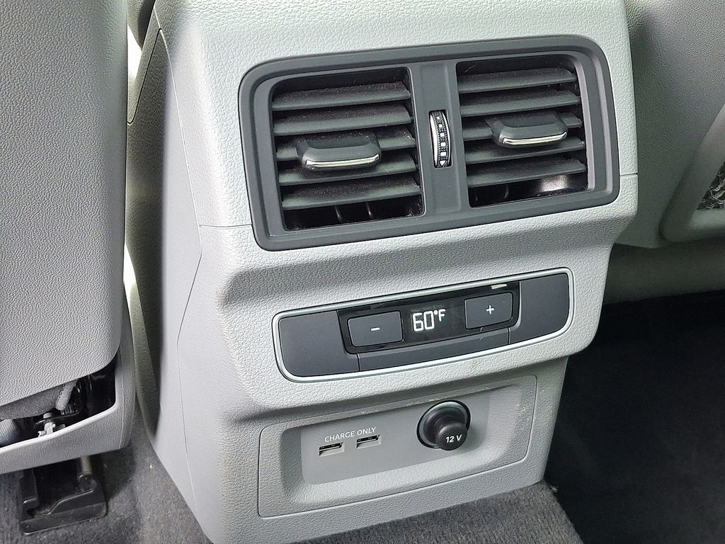 Thumbnail: 2022 Audi Q5 - 11