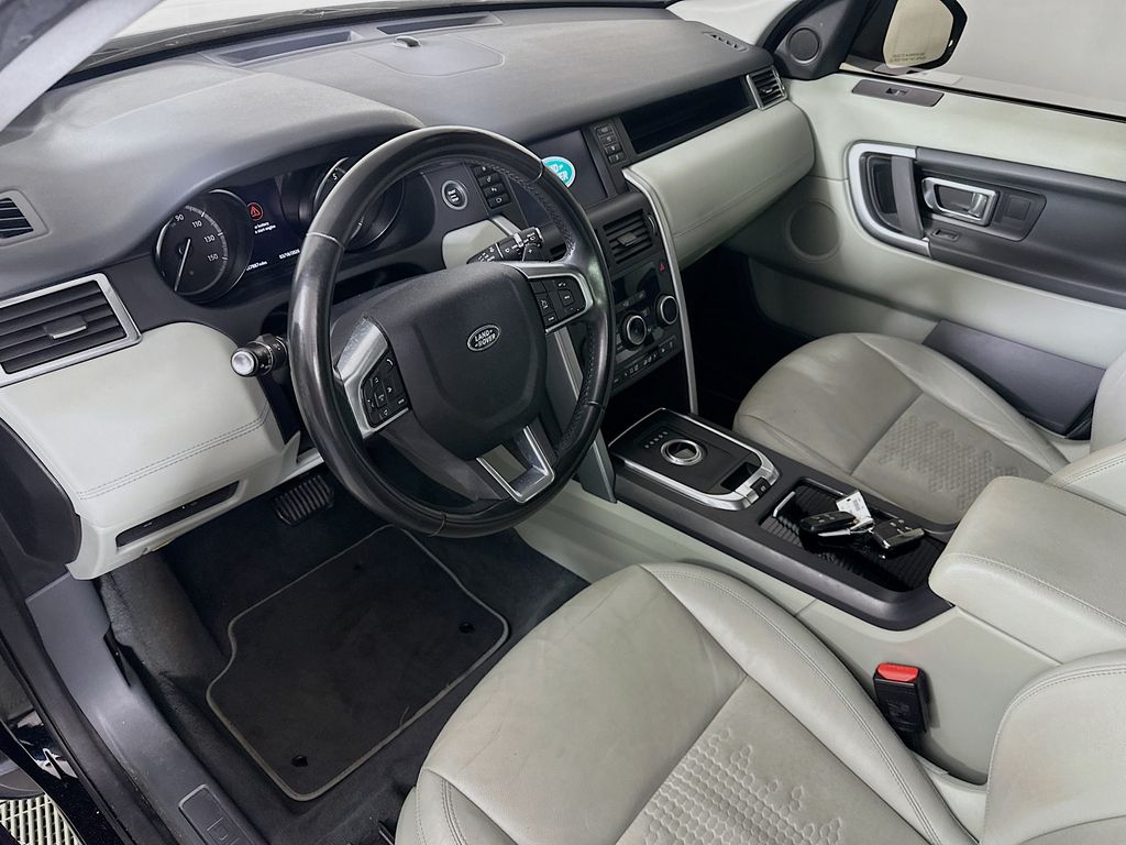 Used 2018 Black Land Rover SE image 29