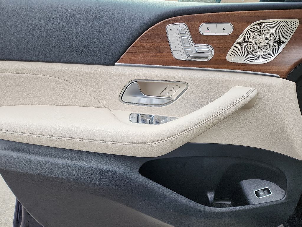 Thumbnail: 2022 Mercedes-Benz GLE - 12